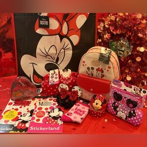 DISNEY MINNIE MOUSE VALENTINE THEMED BUNDLE❤️
BE YOUR DAUGHTERS FIRST VALENTINE
